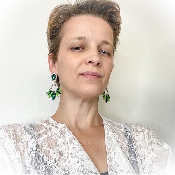 💕Beautiful Green Rhinestone Fashion Earrings💕 - Picture 6 of 8